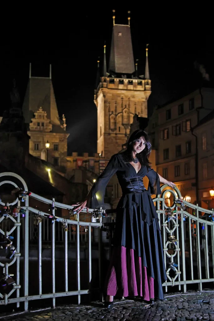 Modelingové focení v Praze v prostředí – fotograf Praha, čisté pozadí a přirozený styl